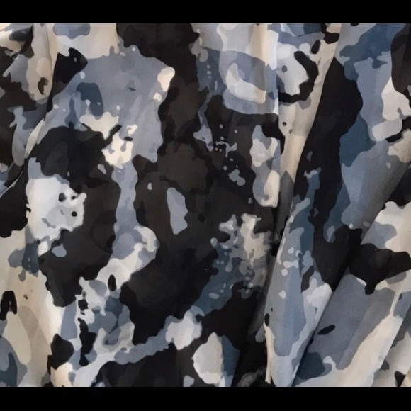 BCBGMAXAZRIA silk one shoulder gown size 2 - Picture 4 of 7